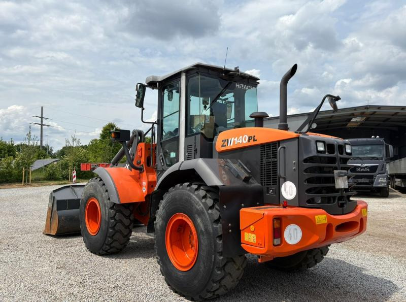 Hitachi ZW140 - Ratinis krautuvas: foto 1 Hitachi ZW140 - Ratinis krautuvas: foto 1