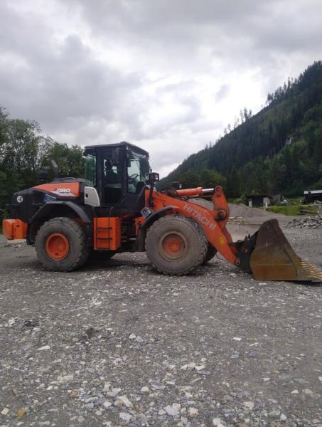 Hitachi ZW180-6 - Ratinis krautuvas: foto 2 Hitachi ZW180-6 - Ratinis krautuvas: foto 2
