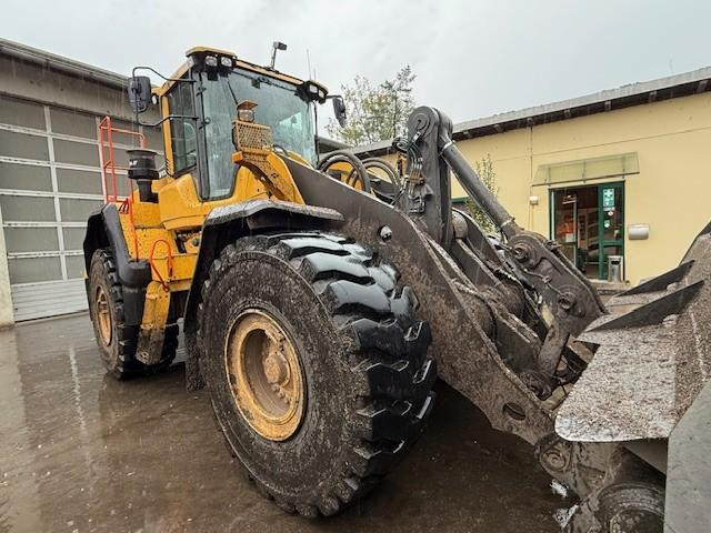 Volvo L180H - Ratinis krautuvas: foto 3 Volvo L180H - Ratinis krautuvas: foto 3