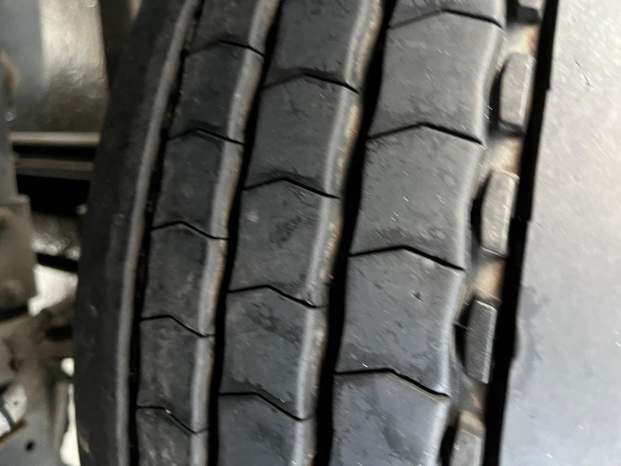 Iveco Eurocargo 120 E 22 - Tentinis sunkvežimis: foto 5 Iveco Eurocargo 120 E 22 - Tentinis sunkvežimis: foto 5