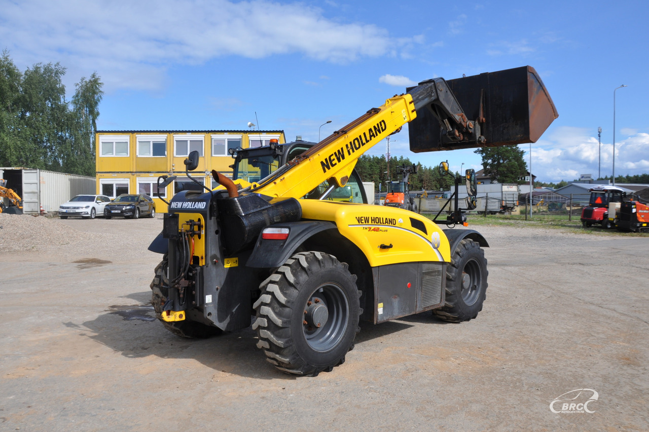 New Holland TH 7.42 - Teleskopinis ratinis krautuvas: foto 5 New Holland TH 7.42 - Teleskopinis ratinis krautuvas: foto 5