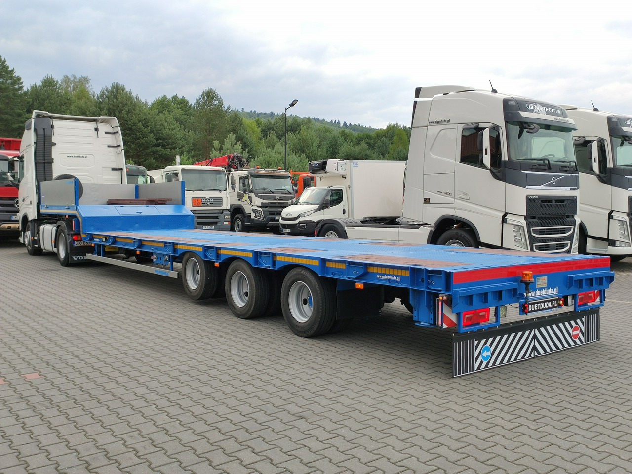 Bodex Poszerzana - Žemo profilio platforma puspriekabė: foto 3 Bodex Poszerzana - Žemo profilio platforma puspriekabė: foto 3