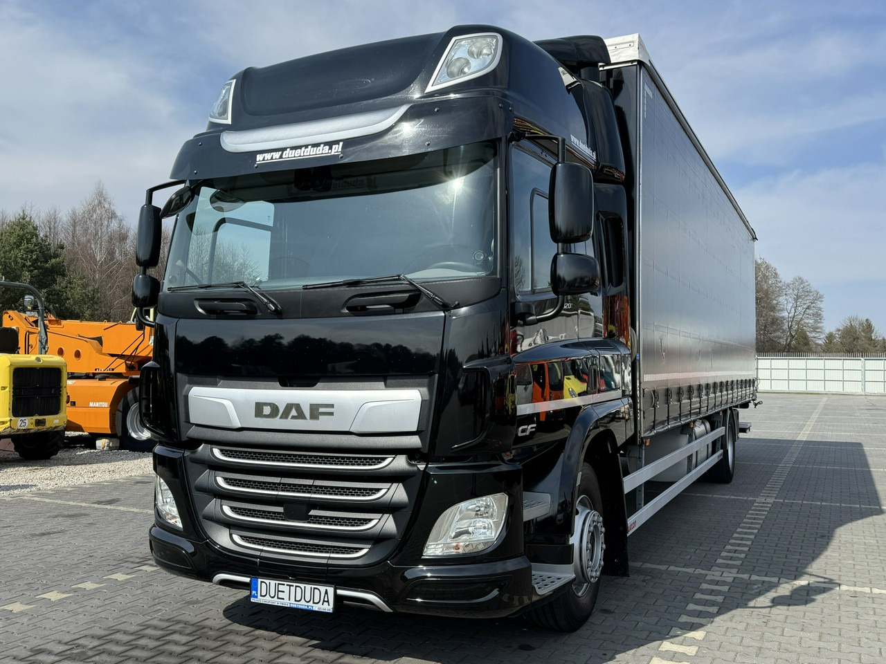 DAF CF 320 E6 Winda Firana Tył Drzwi Dach Zsuwany Długi 9.40m - Tentinis sunkvežimis: foto 4 DAF CF 320 E6 Winda Firana Tył Drzwi Dach Zsuwany Długi 9.40m - Tentinis sunkvežimis: foto 4