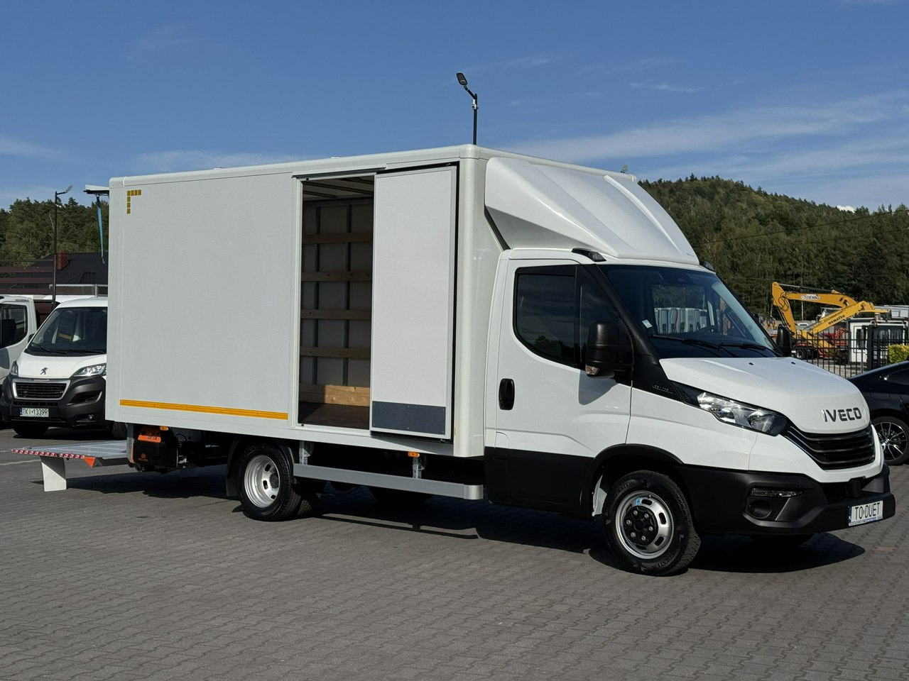 Iveco Daily 35C14 - Furgonas su krovinių dėže: foto 1 Iveco Daily 35C14 - Furgonas su krovinių dėže: foto 1