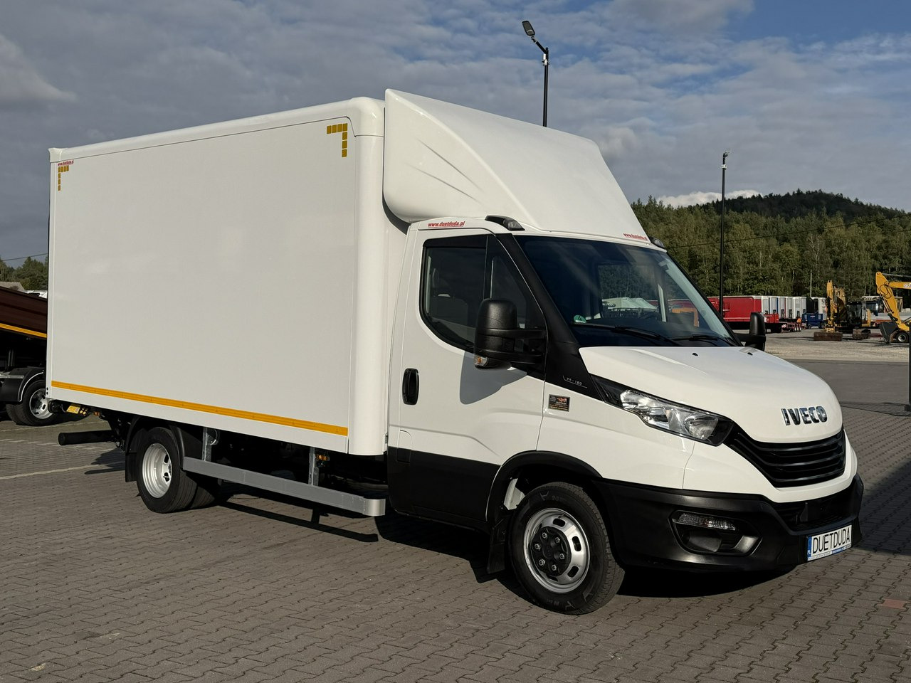 Iveco Daily 35C16 V - Furgonas su krovinių dėže: foto 2 Iveco Daily 35C16 V - Furgonas su krovinių dėže: foto 2