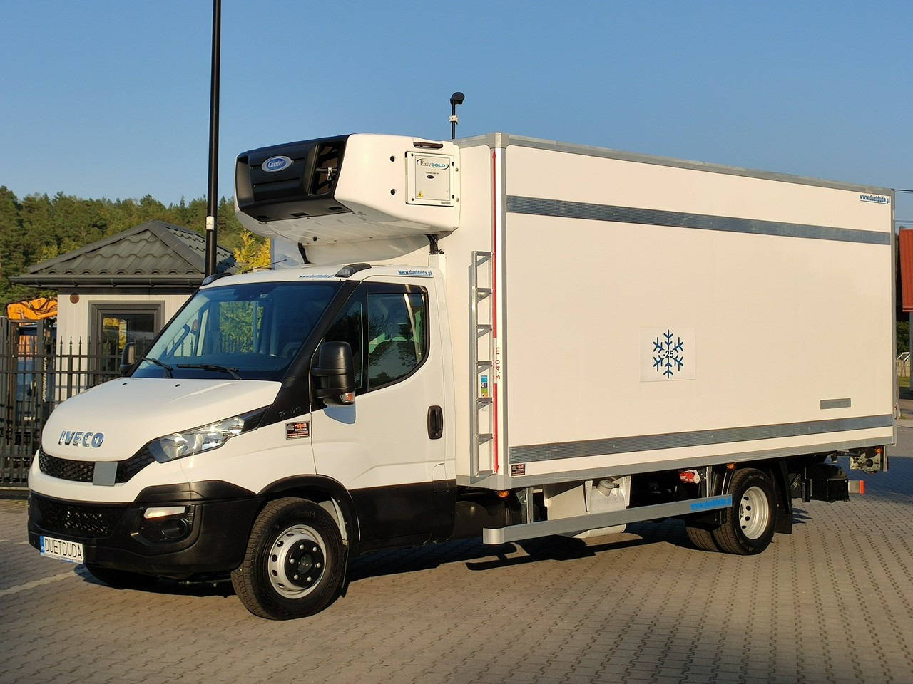 Iveco Daily 70C17 Mroźnia Ściana Grodziowa Multitemperatura - Furgonas šaldytuvas: foto 3 Iveco Daily 70C17 Mroźnia Ściana Grodziowa Multitemperatura - Furgonas šaldytuvas: foto 3