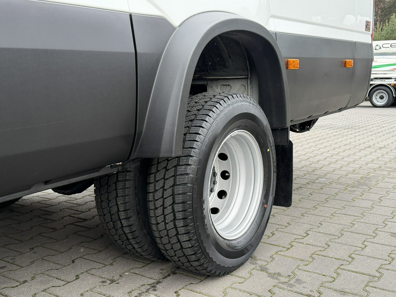 Iveco Daily 70C18 V H - Krovininis mikroautobusas: foto 3 Iveco Daily 70C18 V H - Krovininis mikroautobusas: foto 3