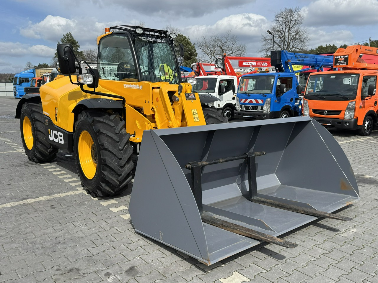 JCB 531-70 Stage V Klimatyzacja Sterowanie Joystick na GWARANCJI !!! - Teleskopinis krautuvas: foto 4 JCB 531-70 Stage V Klimatyzacja Sterowanie Joystick na GWARANCJI !!! - Teleskopinis krautuvas: foto 4