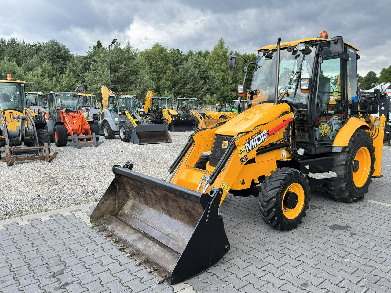 JCB MIDI CX Szybkozłącze Nowe Opony bez luzów i wycieków Super Stan - Ekskavatorius-krautuvas: foto 1 JCB MIDI CX Szybkozłącze Nowe Opony bez luzów i wycieków Super Stan - Ekskavatorius-krautuvas: foto 1