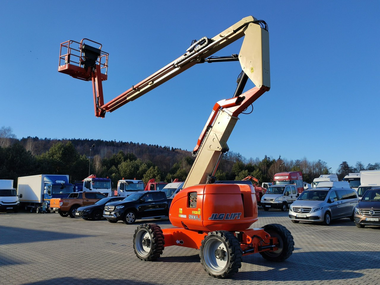 JLG 600AJ 4x4 PODNOŚNIK PRZEGUBOWY - Alkūninis keltuvas: foto 4 JLG 600AJ 4x4 PODNOŚNIK PRZEGUBOWY - Alkūninis keltuvas: foto 4