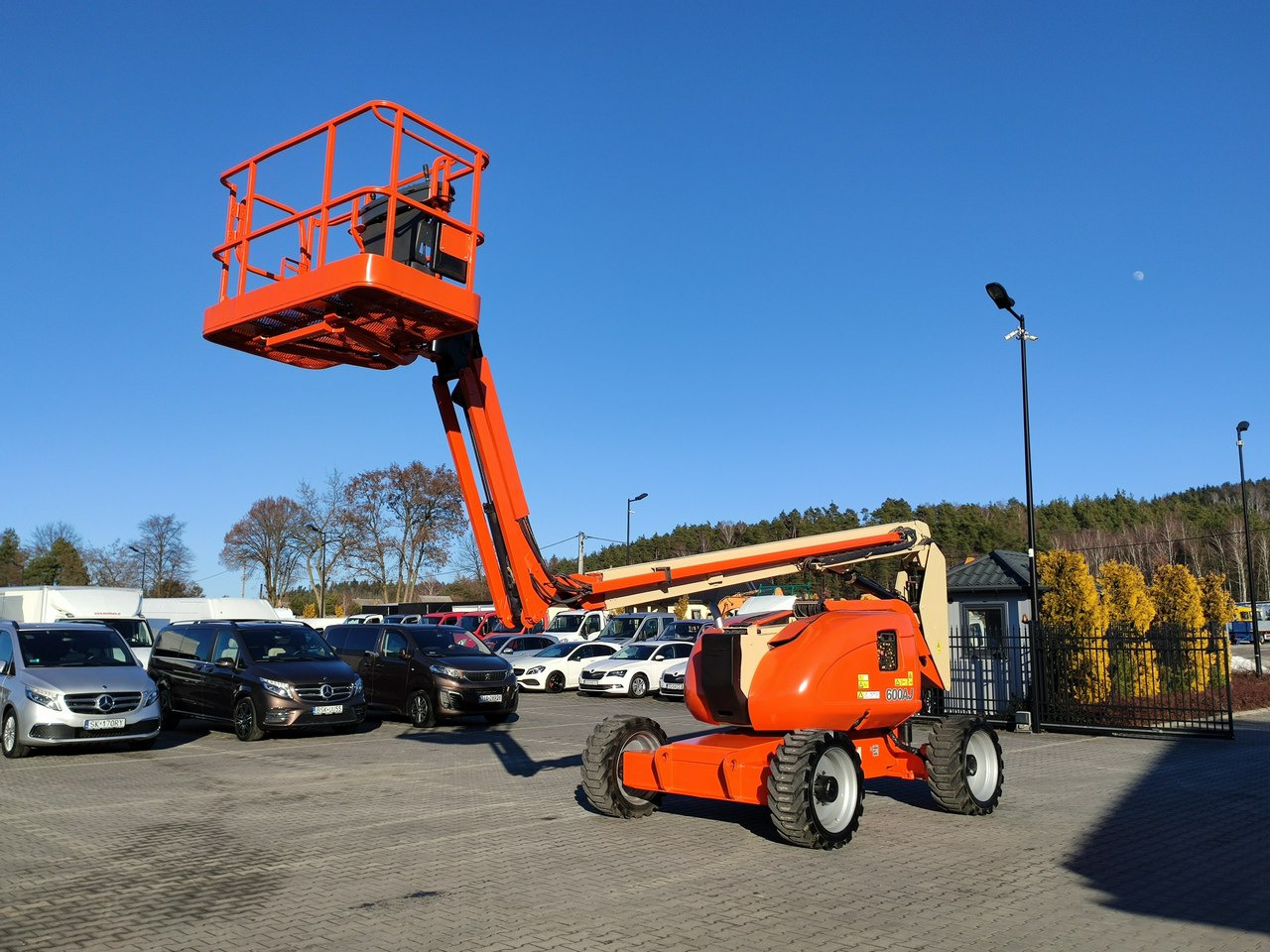 JLG 600AJ 4x4 PODNOŚNIK PRZEGUBOWY - Alkūninis keltuvas: foto 2 JLG 600AJ 4x4 PODNOŚNIK PRZEGUBOWY - Alkūninis keltuvas: foto 2