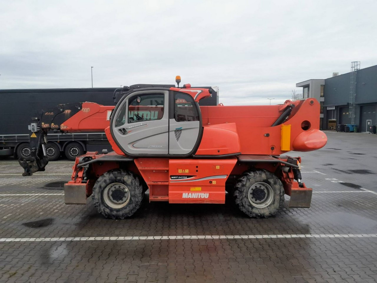 Manitou MRT 2470 +PRIVILEGE ST4 S1 ROTO Ładowarka Teleskopowa - Kita technika: foto 3 Manitou MRT 2470 +PRIVILEGE ST4 S1 ROTO Ładowarka Teleskopowa - Kita technika: foto 3