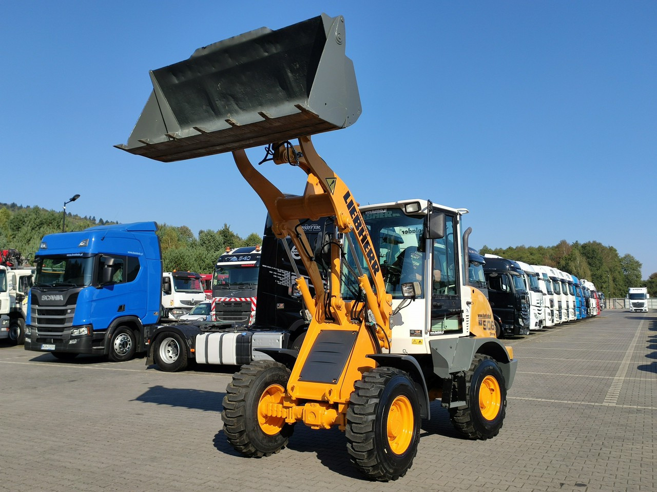Liebherr L 506 STEREO Szybkozłącze / Łyżka Krokodyl + Widły Waga 6300kg - Šarnyrinis krautuvas: foto 3 Liebherr L 506 STEREO Szybkozłącze / Łyżka Krokodyl + Widły Waga 6300kg - Šarnyrinis krautuvas: foto 3