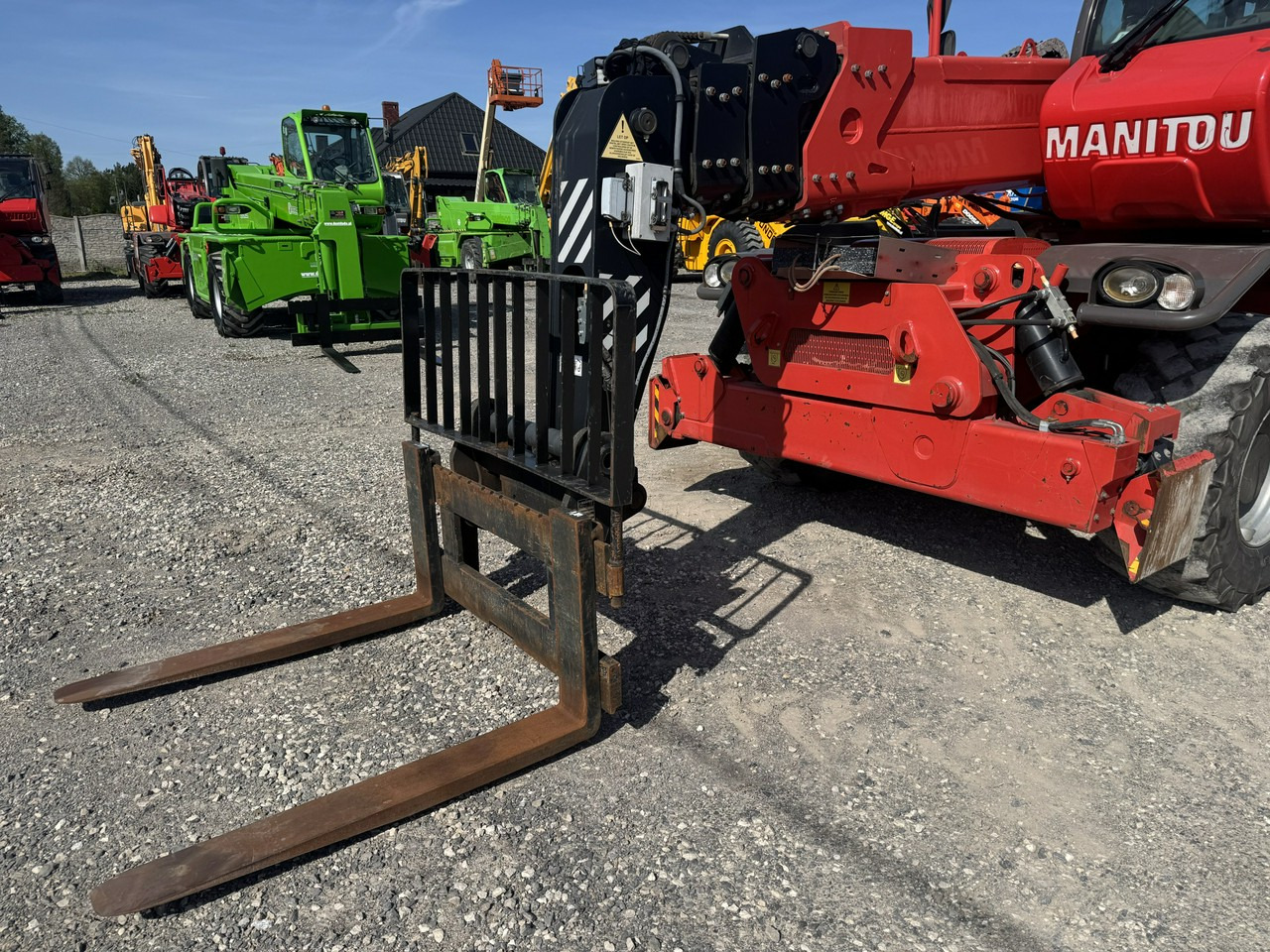 Manitou MRT 2150 + ROTO Ładowarka Teleskopowa Obrotowa 2550 - Teleskopinis krautuvas: foto 4 Manitou MRT 2150 + ROTO Ładowarka Teleskopowa Obrotowa 2550 - Teleskopinis krautuvas: foto 4