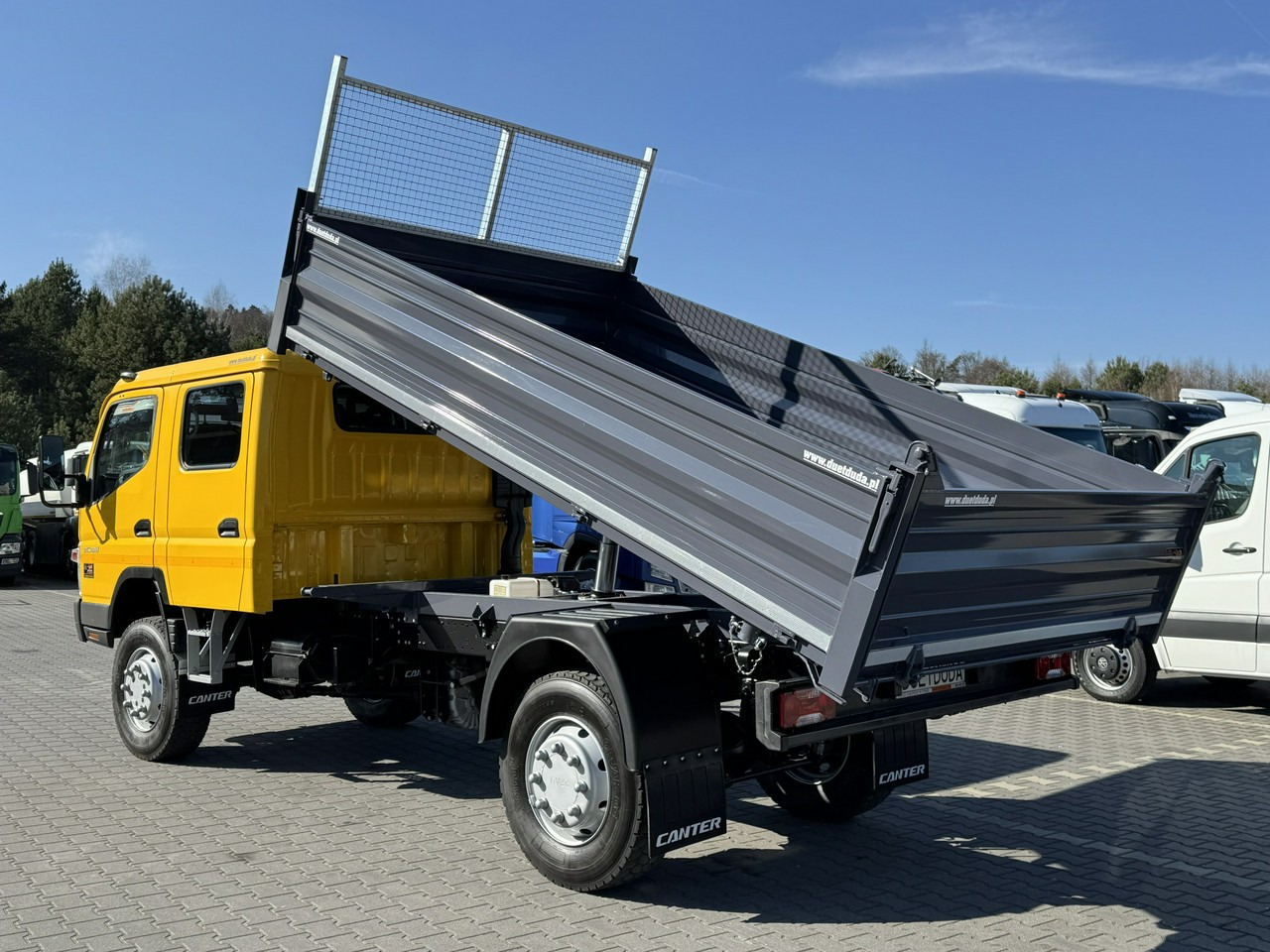 Savivartis sunkvežimis Mitsubishi Canter Fuso 4x4 17C18D 4.9/180KM Wywrotka 3-stronna: foto 16 Savivartis sunkvežimis Mitsubishi Canter Fuso 4x4 17C18D 4.9/180KM Wywrotka 3-stronna: foto 16