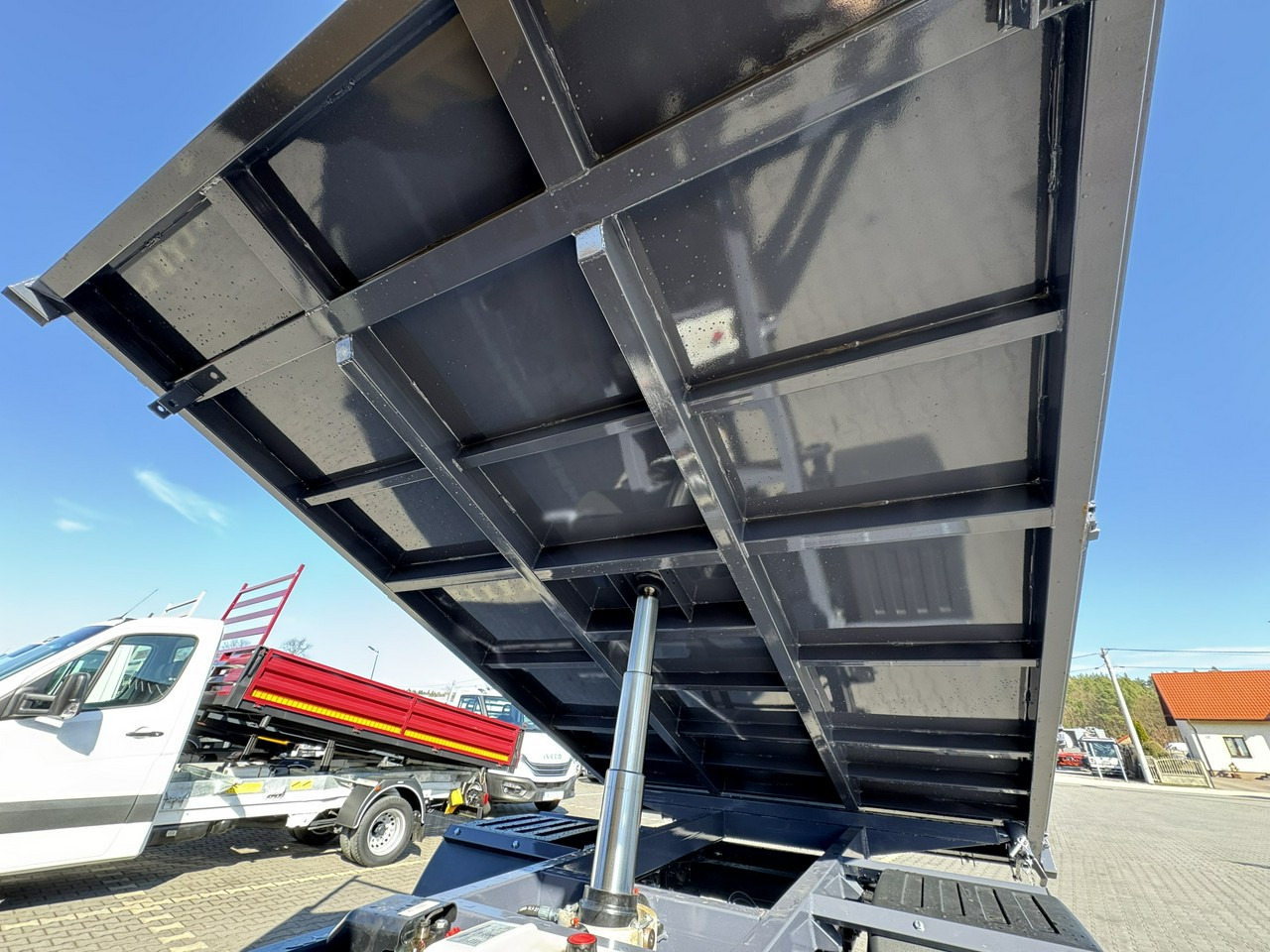 Savivartis sunkvežimis Mitsubishi Canter Fuso 4x4 17C18D 4.9/180KM Wywrotka 3-stronna: foto 12 Savivartis sunkvežimis Mitsubishi Canter Fuso 4x4 17C18D 4.9/180KM Wywrotka 3-stronna: foto 12