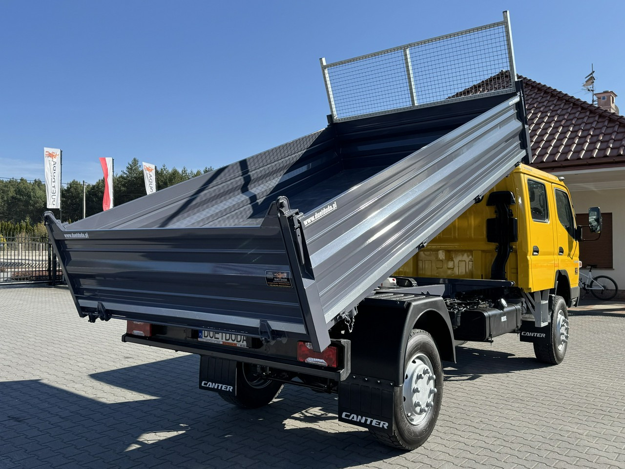 Savivartis sunkvežimis Mitsubishi Canter Fuso 4x4 17C18D 4.9/180KM Wywrotka 3-stronna: foto 21 Savivartis sunkvežimis Mitsubishi Canter Fuso 4x4 17C18D 4.9/180KM Wywrotka 3-stronna: foto 21