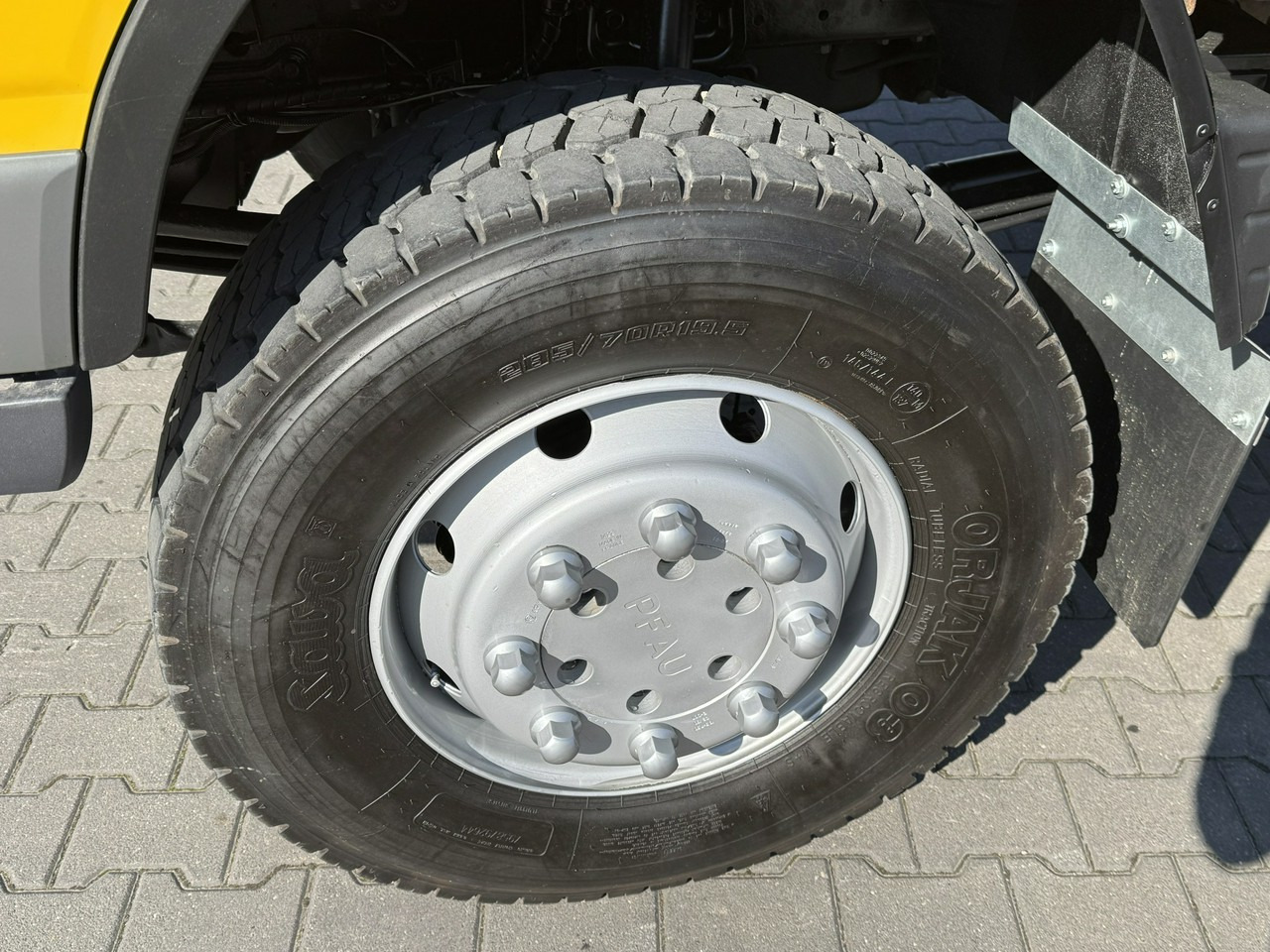 Savivartis sunkvežimis Mitsubishi Canter Fuso 4x4 17C18D 4.9/180KM Wywrotka 3-stronna: foto 7 Savivartis sunkvežimis Mitsubishi Canter Fuso 4x4 17C18D 4.9/180KM Wywrotka 3-stronna: foto 7