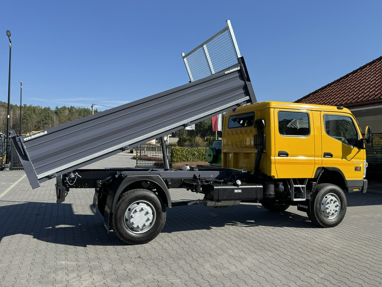 Savivartis sunkvežimis Mitsubishi Canter Fuso 4x4 17C18D 4.9/180KM Wywrotka 3-stronna: foto 15 Savivartis sunkvežimis Mitsubishi Canter Fuso 4x4 17C18D 4.9/180KM Wywrotka 3-stronna: foto 15