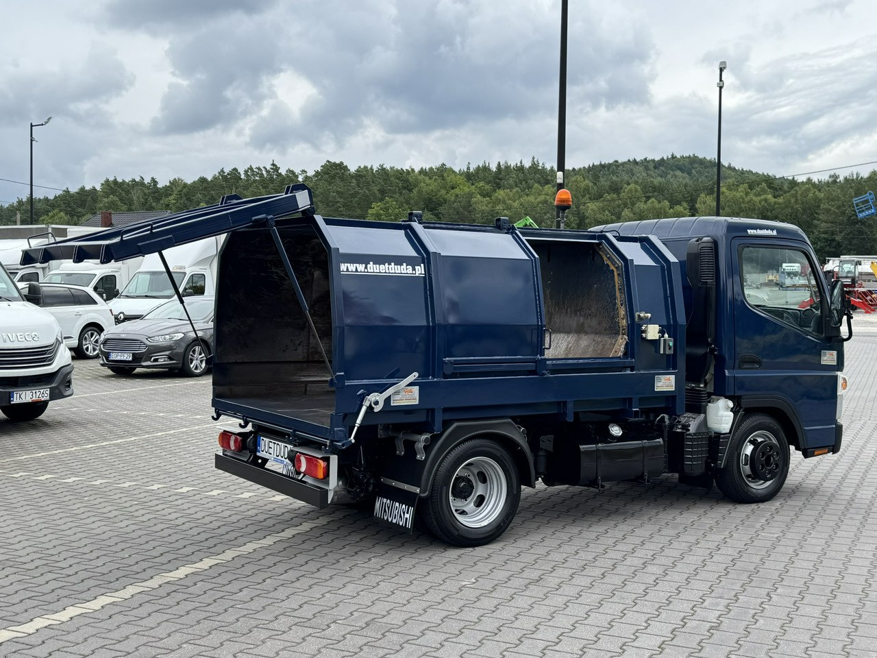 Mitsubishi Canter - Šiukšliavežis: foto 5 Mitsubishi Canter - Šiukšliavežis: foto 5