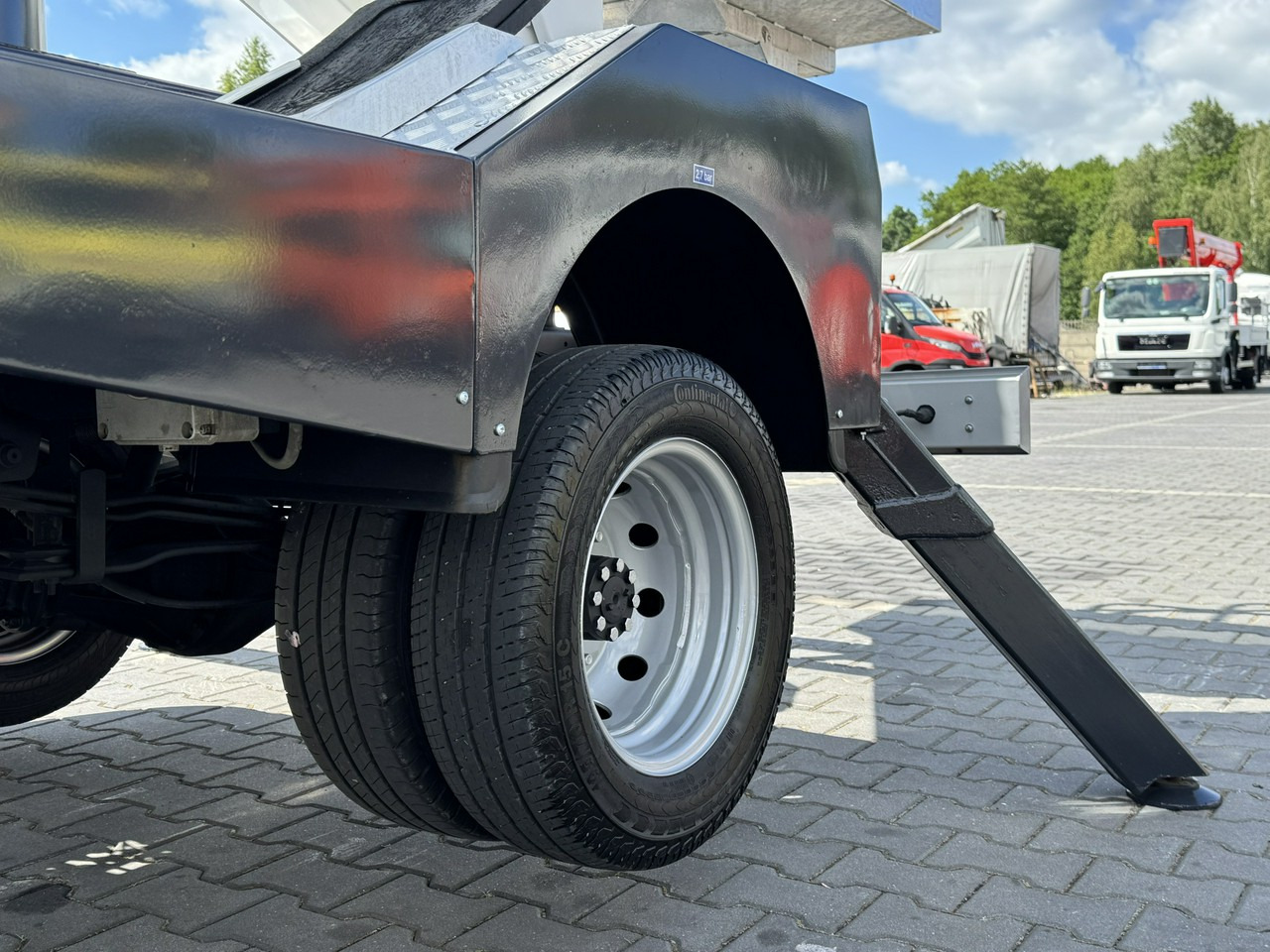 Nissan Cabstar - Autobokštelio: foto 4 Nissan Cabstar - Autobokštelio: foto 4