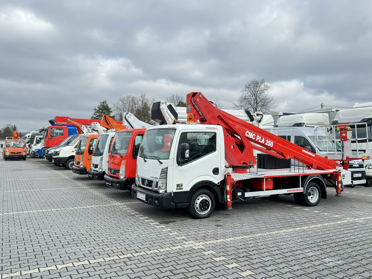 Nissan Cabstar - Autobokštelio: foto 1 Nissan Cabstar - Autobokštelio: foto 1