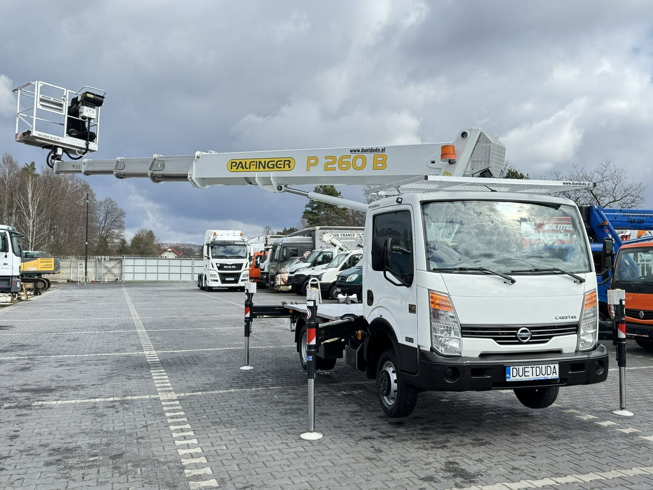 Nissan Cabstar - Autobokštelio: foto 3 Nissan Cabstar - Autobokštelio: foto 3