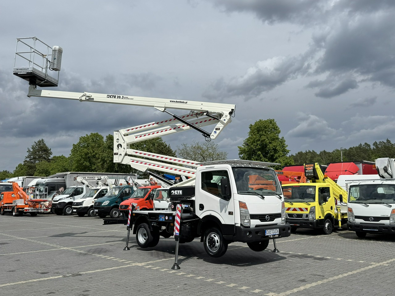 Nissan Cabstar - Autobokštelio: foto 3 Nissan Cabstar - Autobokštelio: foto 3