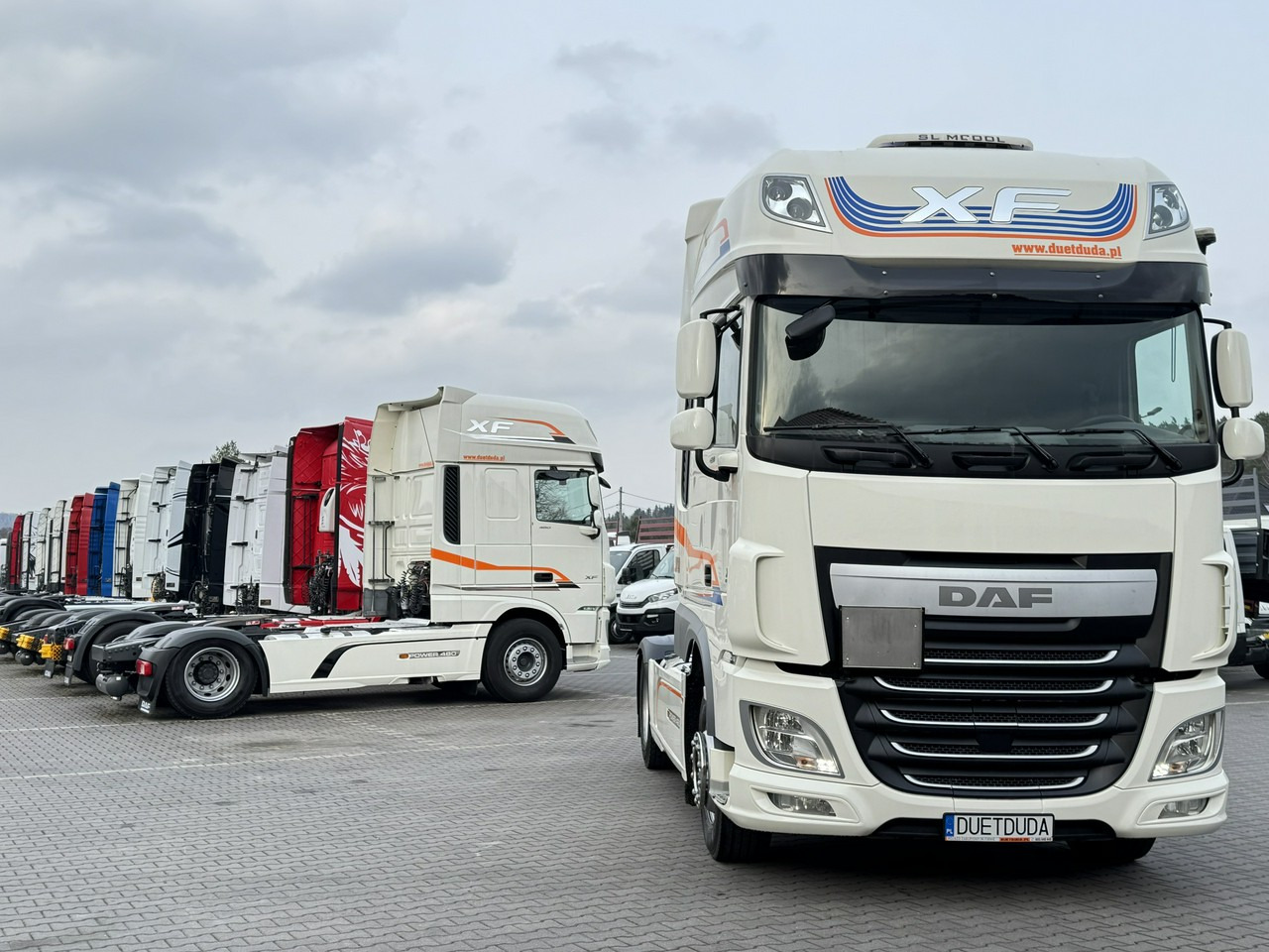 DAF XF 460 SSC E6 Standard Klima Postojowa - Vilkikas: foto 4 DAF XF 460 SSC E6 Standard Klima Postojowa - Vilkikas: foto 4