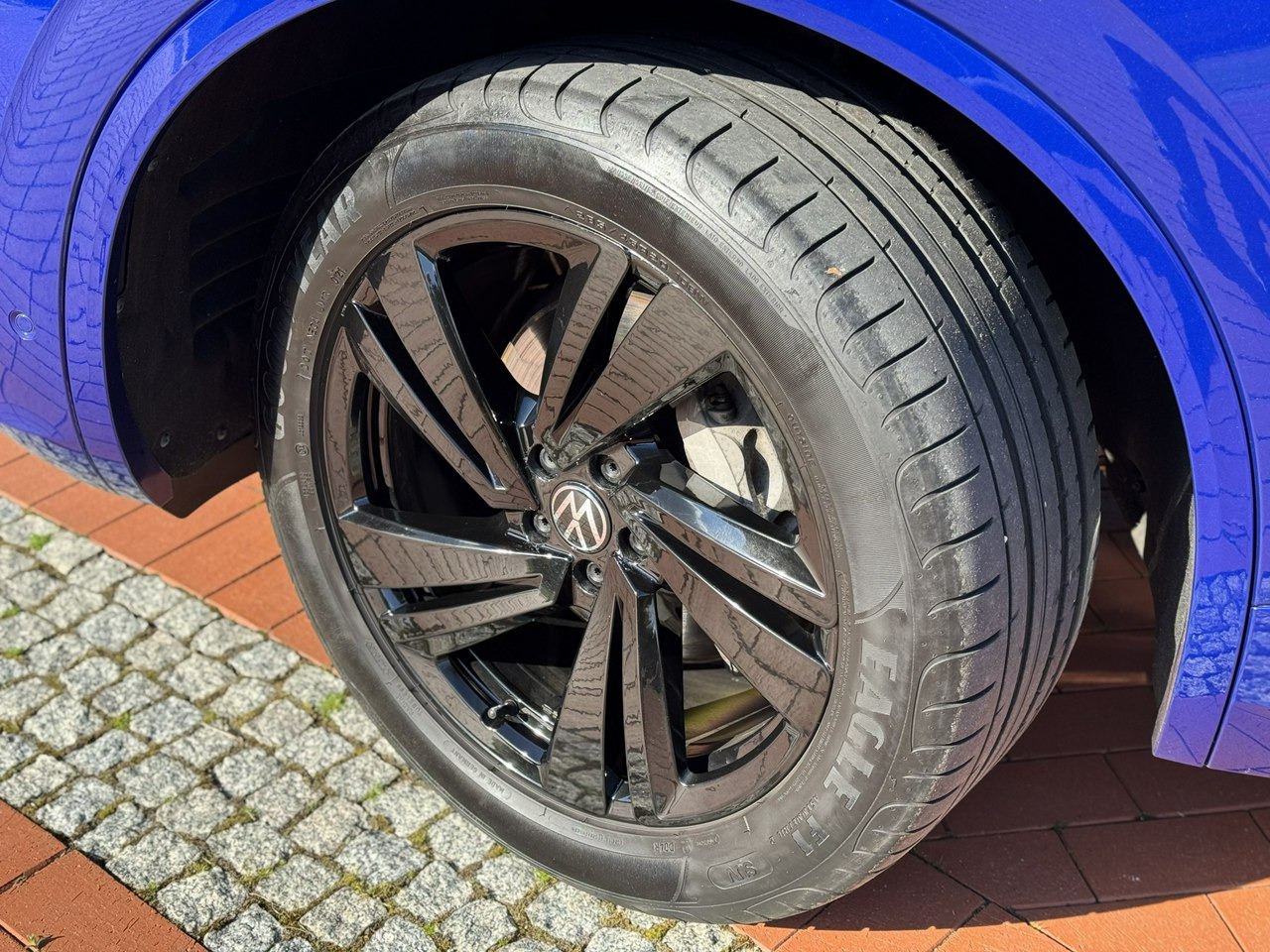 Volkswagen Touareg - Visureigis: foto 5 Volkswagen Touareg - Visureigis: foto 5