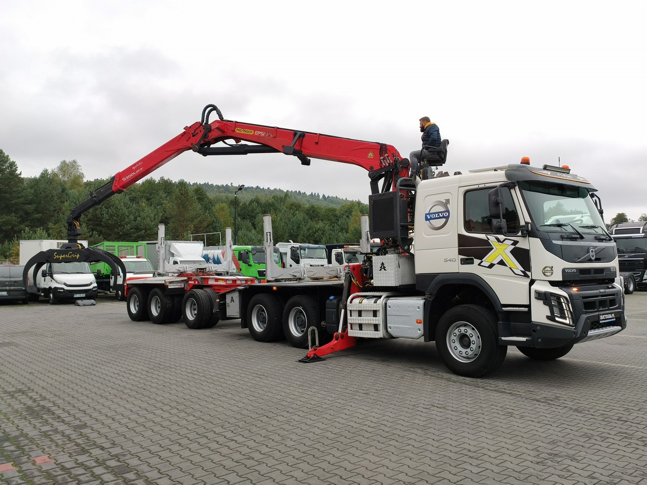 Volvo FMX 540 6x4 RETARDER PALFORET EPSILON S300L Do Drewna - Miškovežis: foto 4 Volvo FMX 540 6x4 RETARDER PALFORET EPSILON S300L Do Drewna - Miškovežis: foto 4