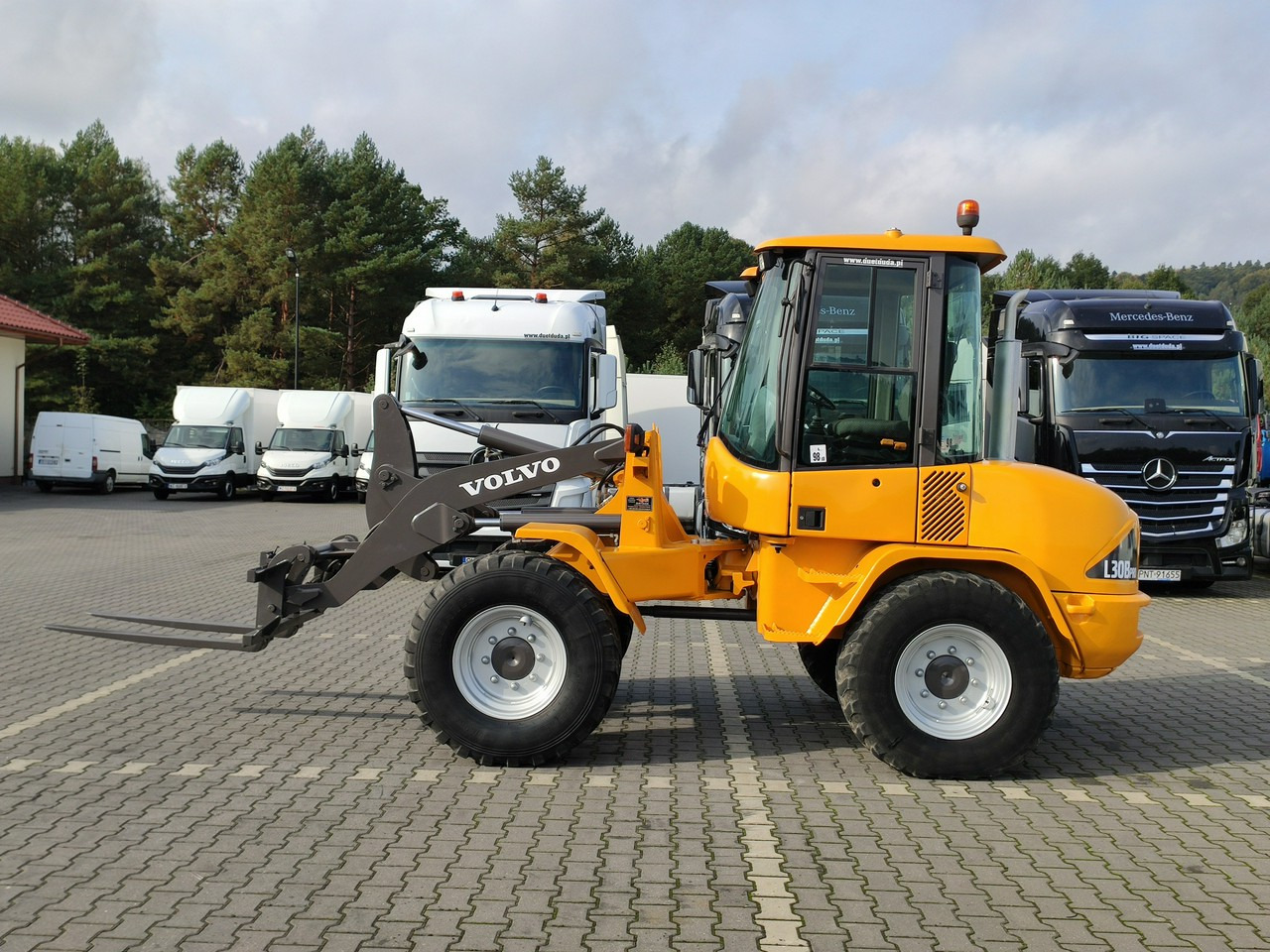 Volvo L30B PRO Pro Zadbana Sprawna Unikat Stan !!! - Ratinis krautuvas: foto 3 Volvo L30B PRO Pro Zadbana Sprawna Unikat Stan !!! - Ratinis krautuvas: foto 3