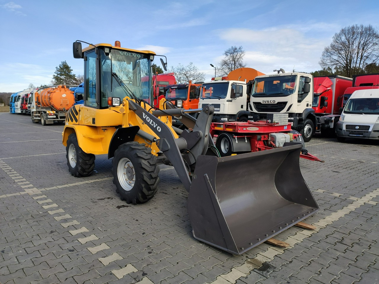 Volvo L30B Pro Unikat Stan Tylko 5380 mth - Ratinis krautuvas: foto 2 Volvo L30B Pro Unikat Stan Tylko 5380 mth - Ratinis krautuvas: foto 2