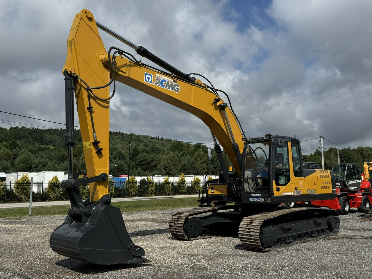 XCMG XE 250C 25ton Bez DPF i Adblue Stan Jak Nowy - Vikšrinis ekskavatorius: foto 3 XCMG XE 250C 25ton Bez DPF i Adblue Stan Jak Nowy - Vikšrinis ekskavatorius: foto 3