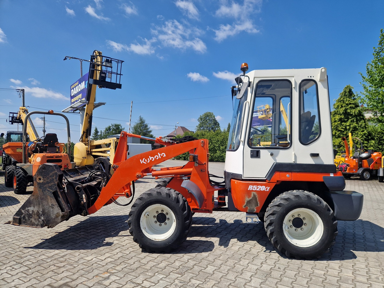 KUBOTA R520N - Ratinis krautuvas: foto 1 KUBOTA R520N - Ratinis krautuvas: foto 1