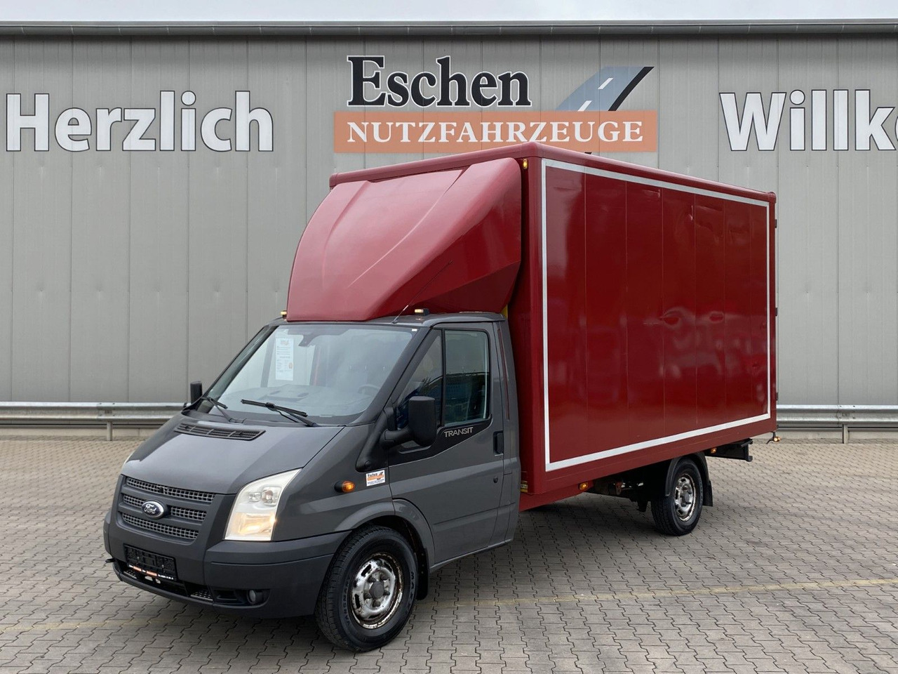Ford Transit 140 T 350 Möbelkoffer| 3xSitze*ABS*ESP - Furgonas su krovinių dėže: foto 1 Ford Transit 140 T 350 Möbelkoffer| 3xSitze*ABS*ESP - Furgonas su krovinių dėže: foto 1