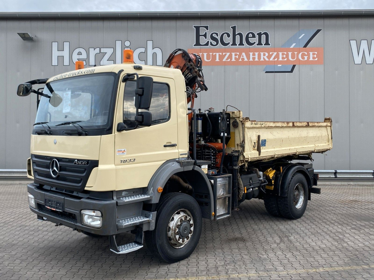 Mercedes-Benz 1833 4x4 Axor | Atlas 105.2-A2*Funk*AHK*3 Sitze - Savivartis sunkvežimis, Sunkvežimis su kranu: foto 2 Mercedes-Benz 1833 4x4 Axor | Atlas 105.2-A2*Funk*AHK*3 Sitze - Savivartis sunkvežimis, Sunkvežimis su kranu: foto 2