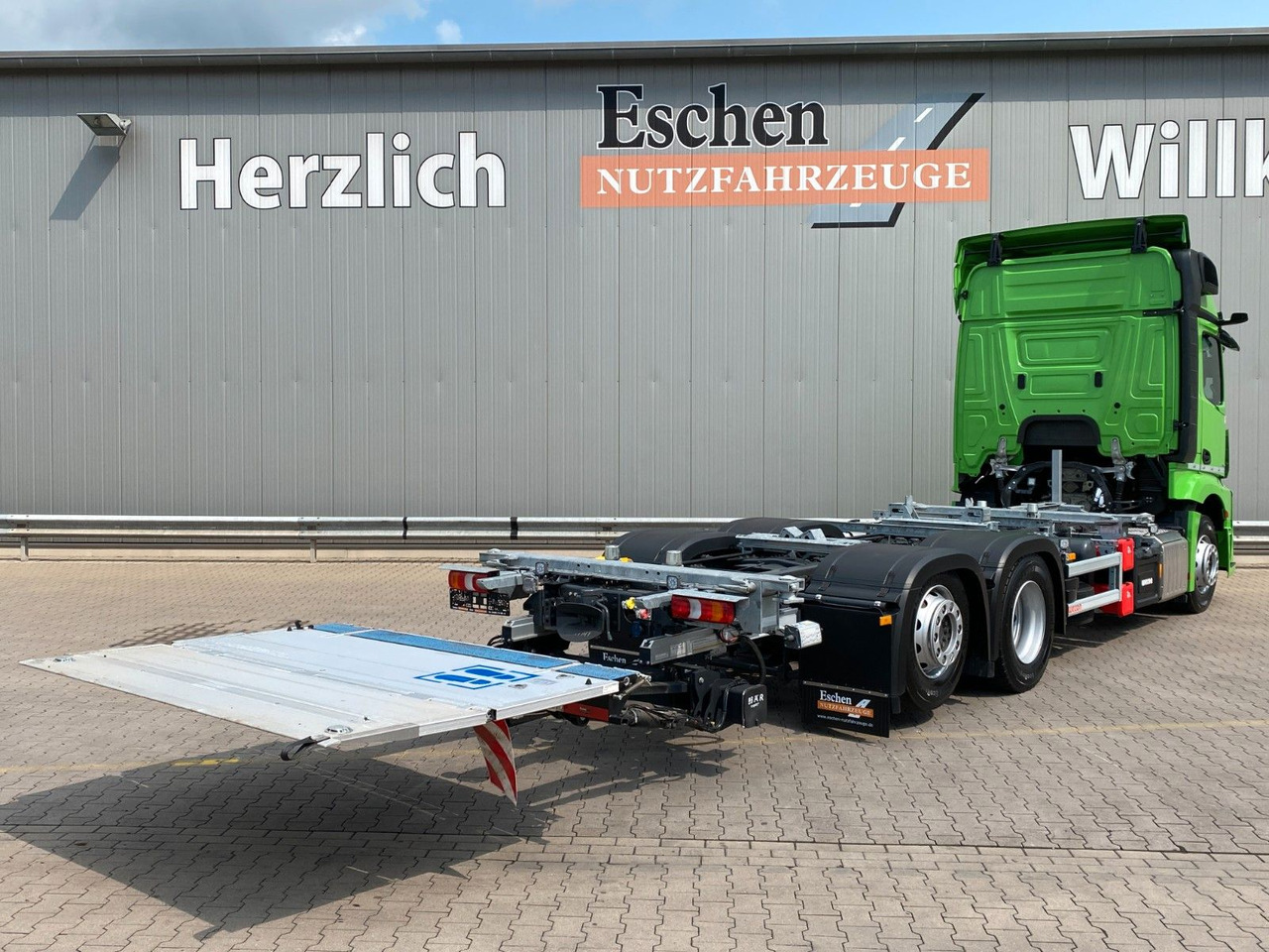 Mercedes-Benz Actros MP5 2542 L|OHNE EZ*Lenkachse*Ladebordwand - Konteineris-vežimus/ Sukeisti kūną sunkvežimis: foto 5 Mercedes-Benz Actros MP5 2542 L|OHNE EZ*Lenkachse*Ladebordwand - Konteineris-vežimus/ Sukeisti kūną sunkvežimis: foto 5