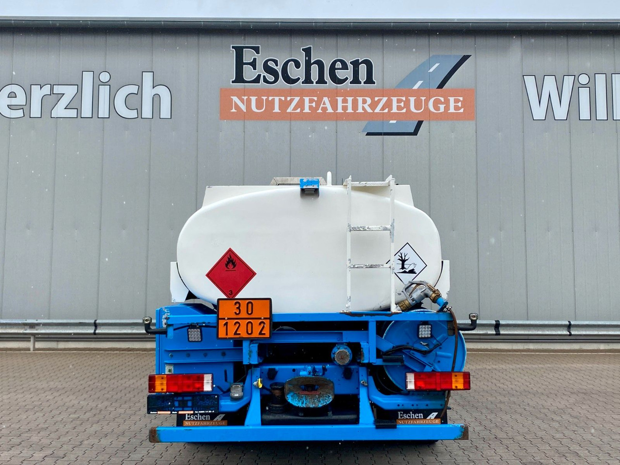 Mercedes-Benz Atego 1318 | Esterer A3*7480ltr*AHK*1.Hand - Autocisterna: foto 4 Mercedes-Benz Atego 1318 | Esterer A3*7480ltr*AHK*1.Hand - Autocisterna: foto 4