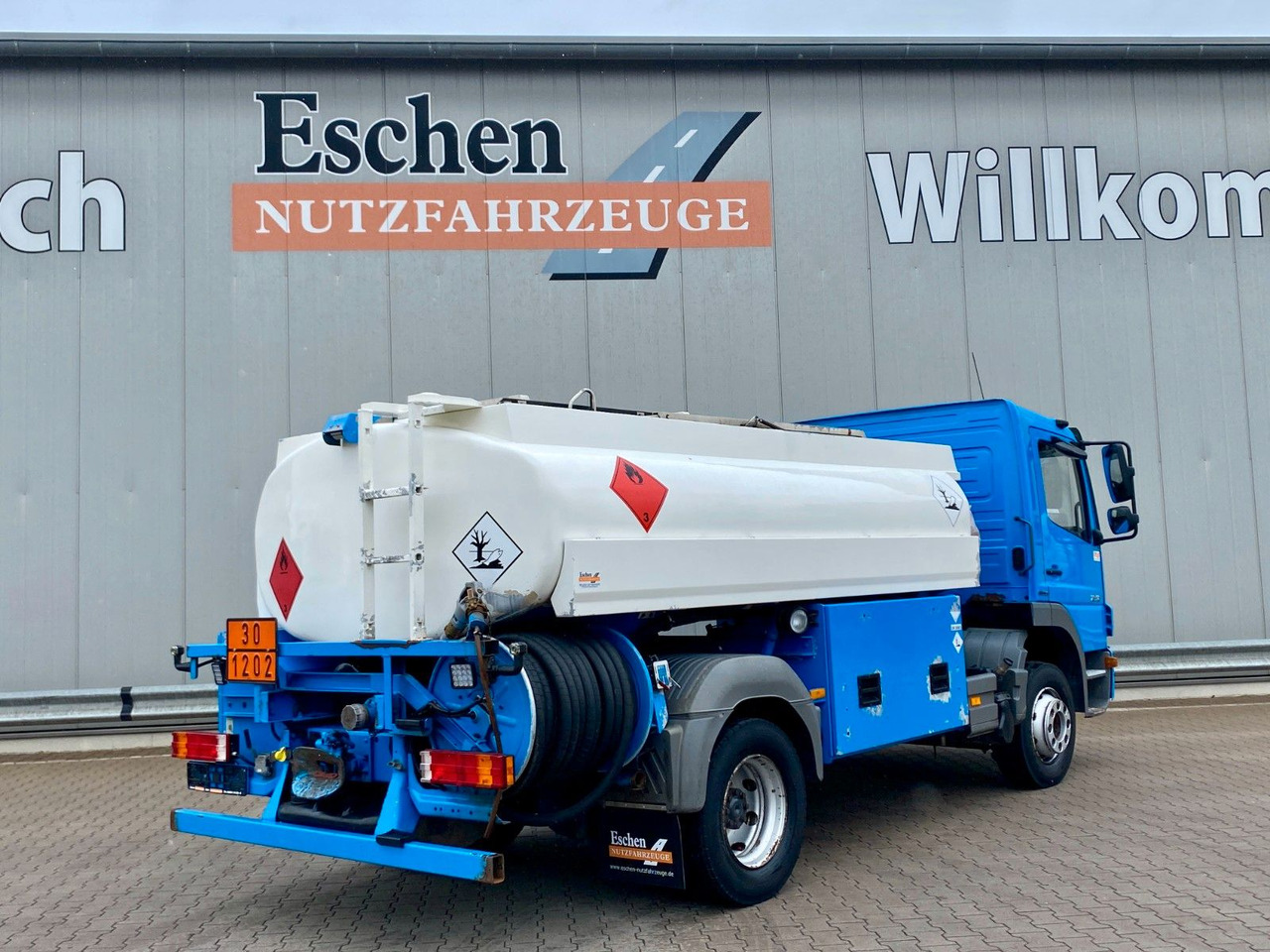 Mercedes-Benz Atego 1318 | Esterer A3*7480ltr*AHK*1.Hand - Autocisterna: foto 5 Mercedes-Benz Atego 1318 | Esterer A3*7480ltr*AHK*1.Hand - Autocisterna: foto 5