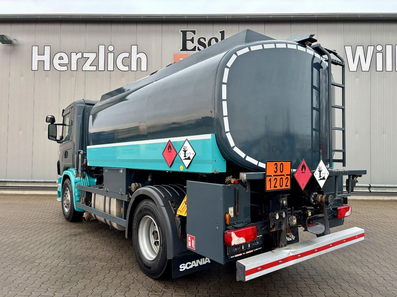 Scania G420 Esterer A3 | 2x Kammern*Oben/Unten*Retarder - Autocisterna: foto 3 Scania G420 Esterer A3 | 2x Kammern*Oben/Unten*Retarder - Autocisterna: foto 3