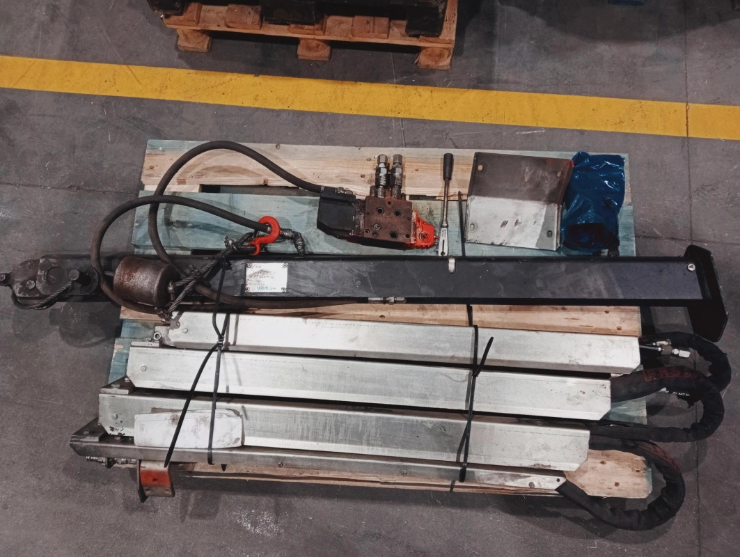 Funciones suplementarias + recogida de cristal - Kranas-manipuliatorius: foto 2 Funciones suplementarias + recogida de cristal - Kranas-manipuliatorius: foto 2