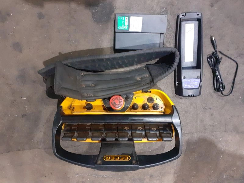 Grúa Effer 145/3S - Kranas-manipuliatorius - Sunkvežimis: foto 2 Grúa Effer 145/3S - Kranas-manipuliatorius - Sunkvežimis: foto 2