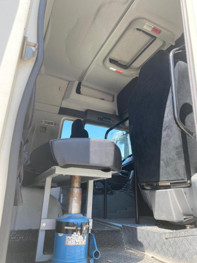 MAN TGX 18.360 - Tentinis sunkvežimis: foto 4 MAN TGX 18.360 - Tentinis sunkvežimis: foto 4