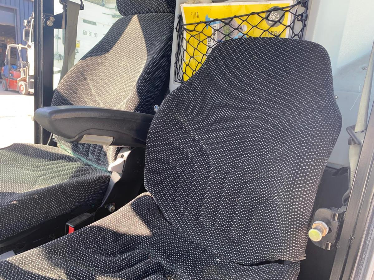 Mathieu Azura MC210 - Gatvių šlavimo mašina: foto 4 Mathieu Azura MC210 - Gatvių šlavimo mašina: foto 4