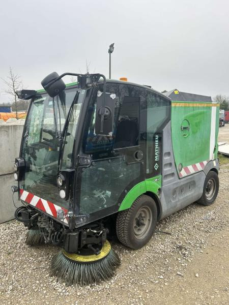 Mathieu Azura - Gatvių šlavimo mašina: foto 1 Mathieu Azura - Gatvių šlavimo mašina: foto 1