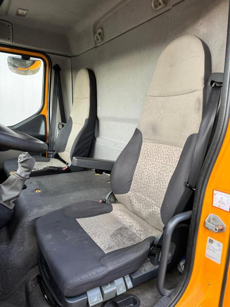 Renault Midlum 220 - Furgonas sunkvežimis: foto 4 Renault Midlum 220 - Furgonas sunkvežimis: foto 4