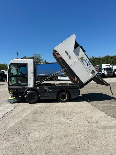 Schmidt Clingo 500 COMPACT 400 - Gatvių šlavimo mašina: foto 2 Schmidt Clingo 500 COMPACT 400 - Gatvių šlavimo mašina: foto 2