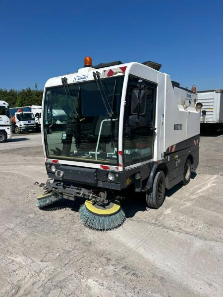 Schmidt Clingo 500 Compact 400 - Gatvių šlavimo mašina: foto 1 Schmidt Clingo 500 Compact 400 - Gatvių šlavimo mašina: foto 1