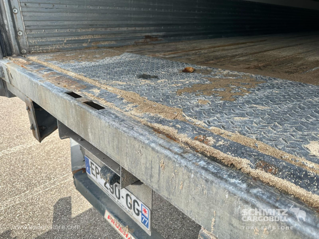 FRUEHAUF Dryfreight Standard Roller shutter door - Furgonas puspriekabė: foto 4 FRUEHAUF Dryfreight Standard Roller shutter door - Furgonas puspriekabė: foto 4